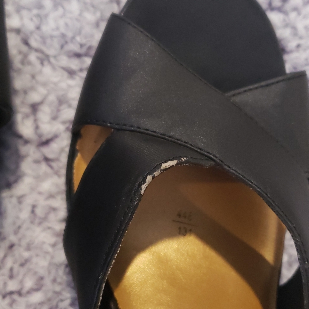 Black Fioni, size 8 heels - Picture 8 of 8